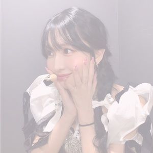 Meet your Posher, Ella